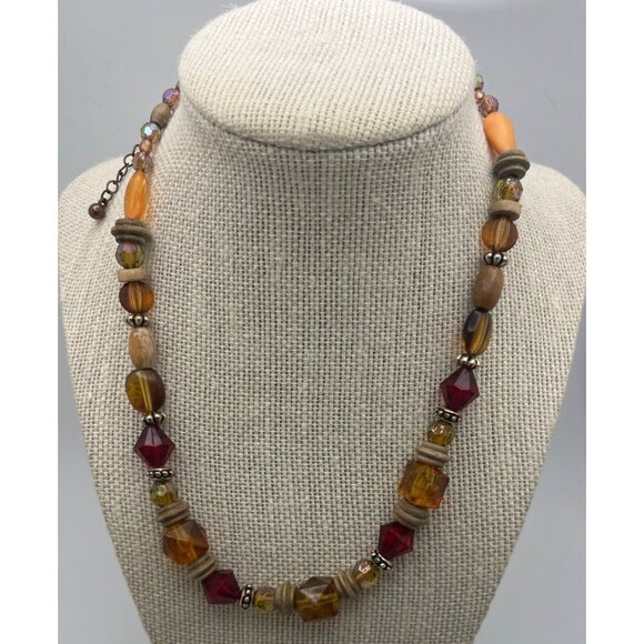 Vintage Beaded Necklace Wood and Plastic Faceted Beads Retro Red Orange - Picture 7 of 7
